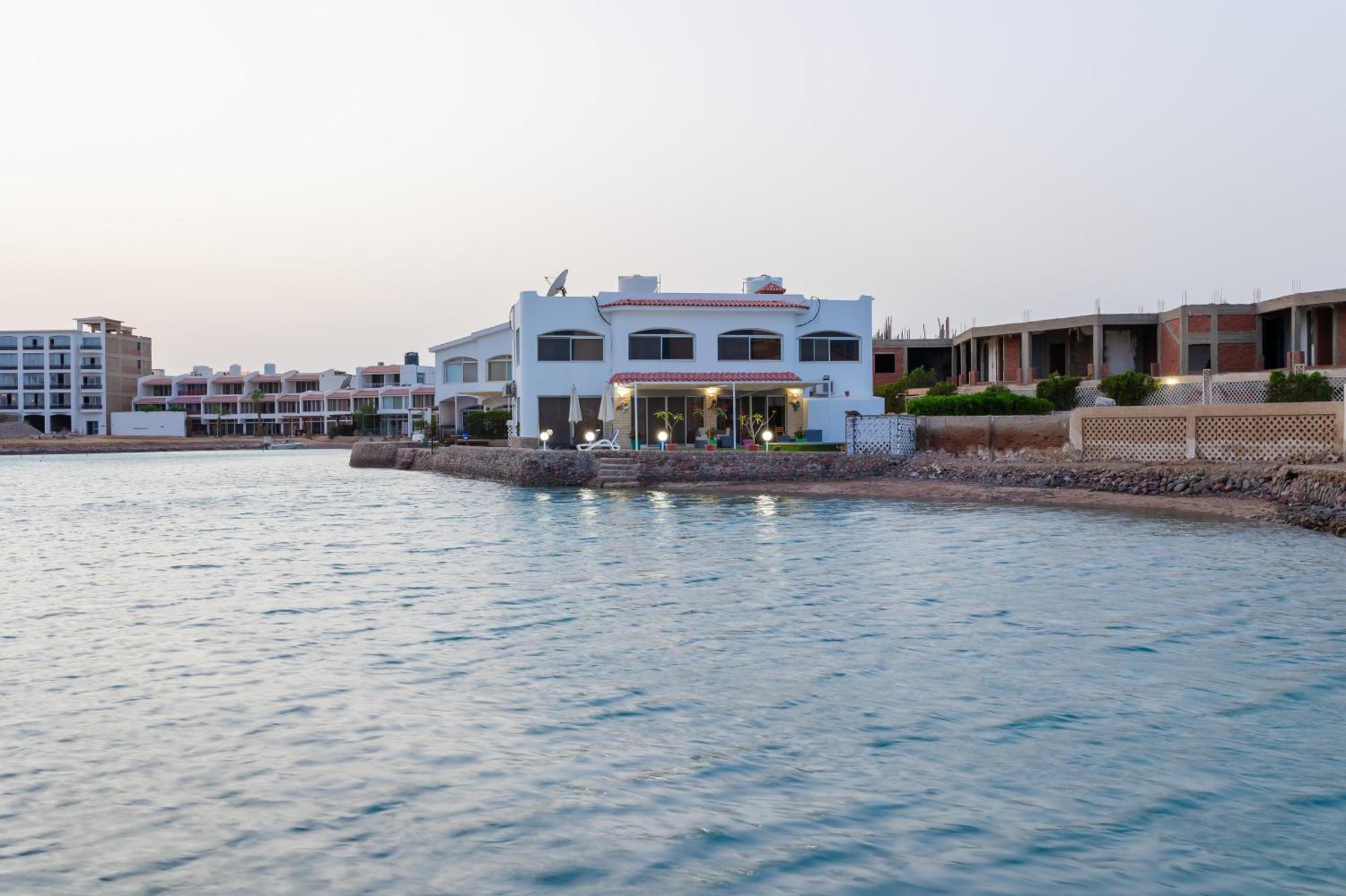 Aden Beach - Sea View Room With Beach Access In Villa Hurghada Ngoại thất bức ảnh